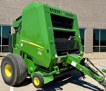 John Deere 560M Round Hay Baler