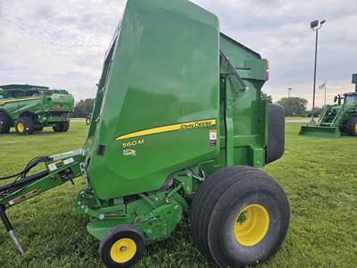 John Deere 560M Round Hay Baler