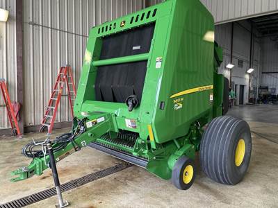 John Deere 560M Round Hay Baler