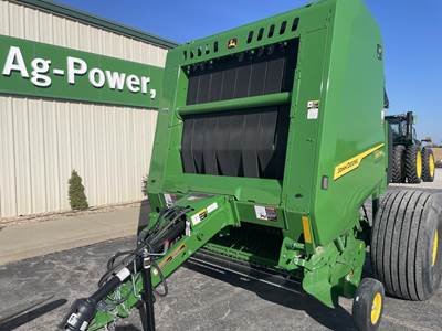 John Deere 561M Round Hay Baler