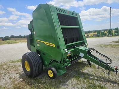 John Deere 561M Round Hay Baler