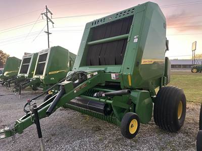 John Deere 561R Round Hay Baler