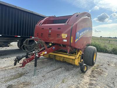 New Holland ROLL-BELT 560 Round Hay Baler