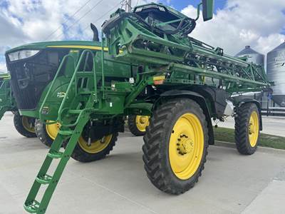 John Deere 408R Self-Propelled Sprayer