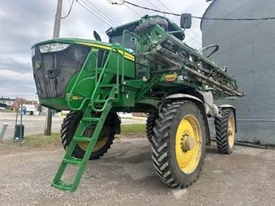 John Deere 410R Self-Propelled Sprayer