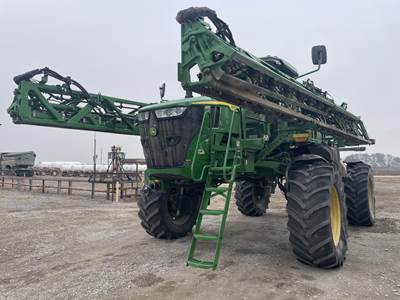 John Deere 410R Self-Propelled Sprayer