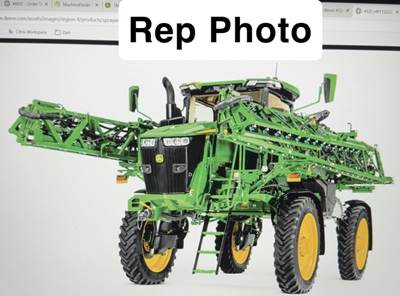 John Deere 412R Self-Propelled Sprayer