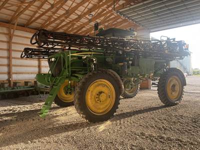 John Deere 4730 Self-Propelled Sprayer
