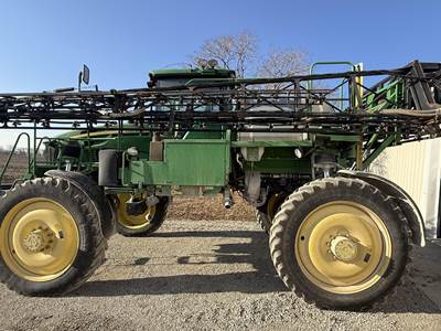 John Deere 4730 Self-Propelled Sprayer