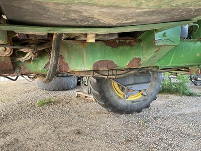 John Deere 4940 Self-Propelled Sprayer