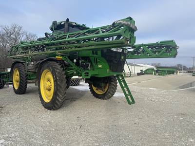 John Deere 612R Self-Propelled Sprayer