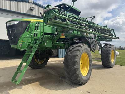 John Deere R4030 Self-Propelled Sprayer