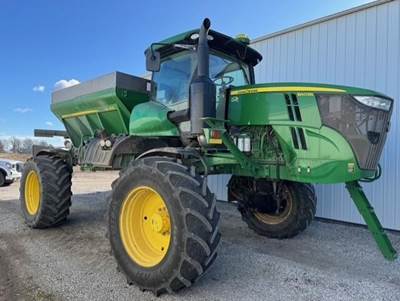 John Deere R4038 Self-Propelled Sprayer
