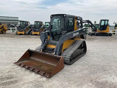 John Deere 329D Skid Steer