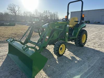 John Deere 2032R Tractor