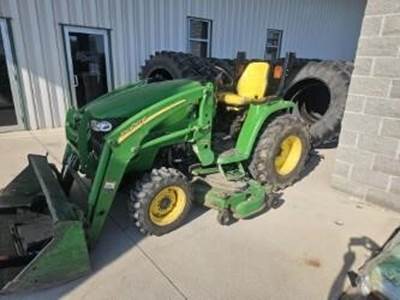 John Deere 3120 Tractor