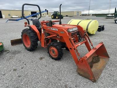 Kubota L2500 Tractor
