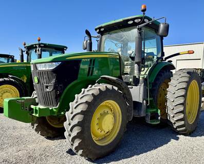John Deere 7270R Tractor