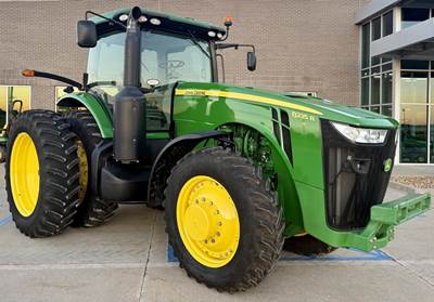 John Deere 8235R Tractor