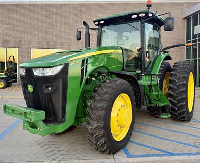 John Deere 8235R Tractor