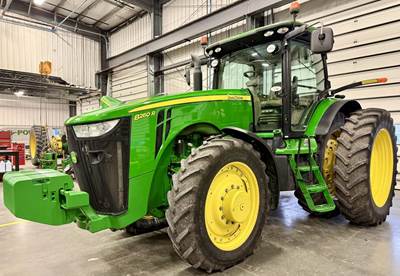 John Deere 8260R Tractor