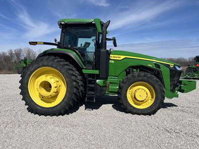 John Deere 8R 250 Tractor