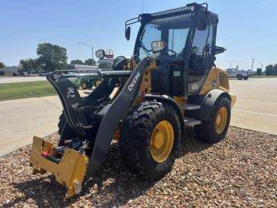 John Deere 304 G-TIER Wheel Loader