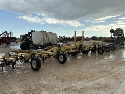 Roll-a-cone FR21 Anhydrous Fertilizer Applicator