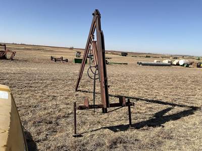 Custom Made 3 pt. Hydraulic Boom Lift.