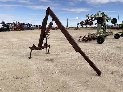 Custom Made 3 pt. Hydraulic Boom Lift.