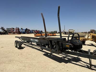 MacDon 1000 Bale Accumulator