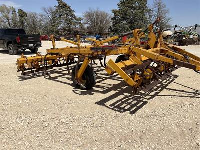Bigham Bros 703-625D Chisel Plow