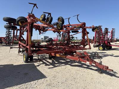 Sunflower 3060-42 Chisel Plow