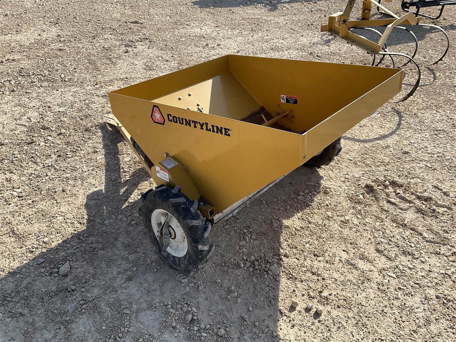 COUNTYLINE MS10 Dry Manure Spreader For Sale Hale Center, TX 2624