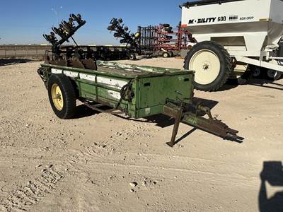 John Deere 34 Dry Manure Spreader