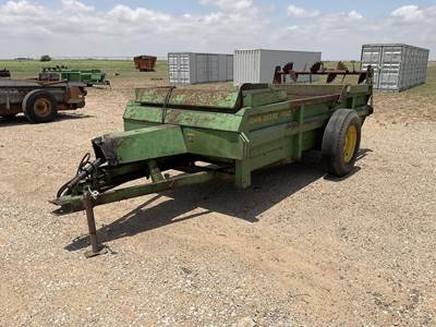 John Deere 450 Dry Manure Spreader
