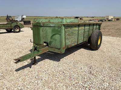 John Deere 54 Dry Manure Spreader