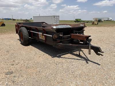 Meyers M225 Dry Manure Spreader