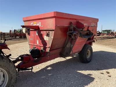Gehl 7335 Feeder