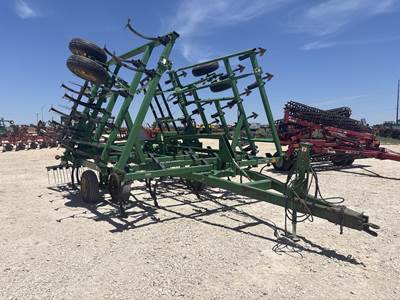 John Deere 980 Cultivator