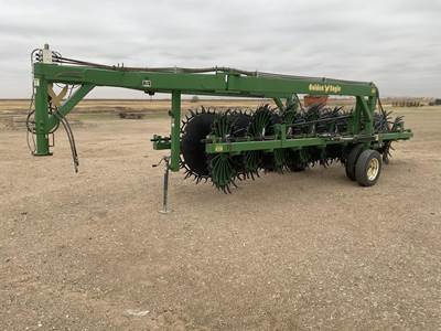 CIRCLE C GOLDEN EAGLE 1800 Hay Rake