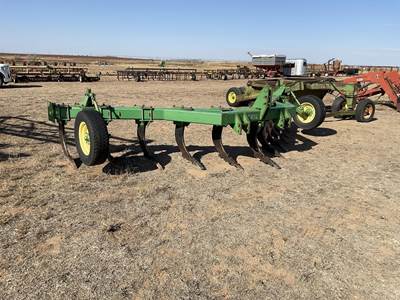 John Deere 915 Ripper