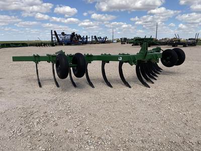 John Deere 915 Ripper