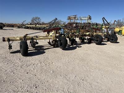 Yetter 1600 Liquid Fertilizer Applicator