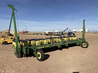 John Deere 1730 Planter / Row Unit