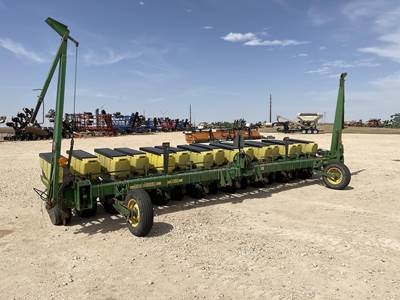 John Deere 1730 Planter / Row Unit