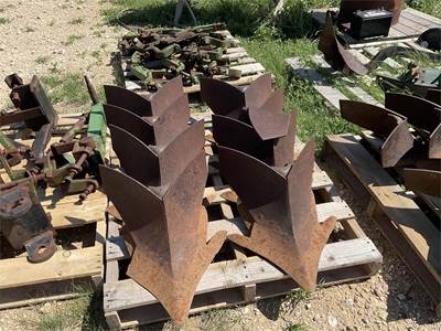 John Deere 60 Planter / Row Unit