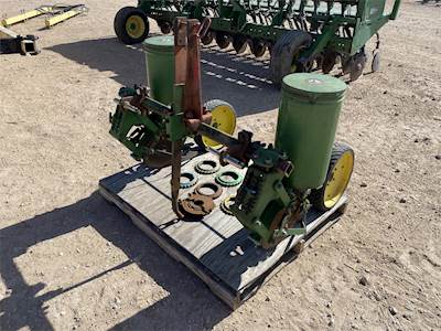 John Deere 71 Planter / Row Unit