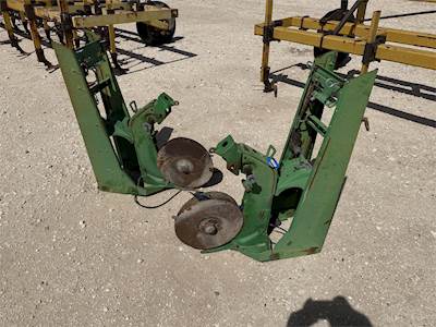 John Deere 7300 Planter / Row Unit