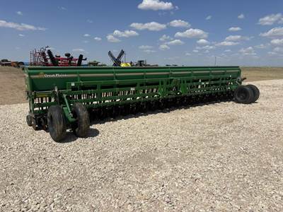 Great Plains 2700 Drill